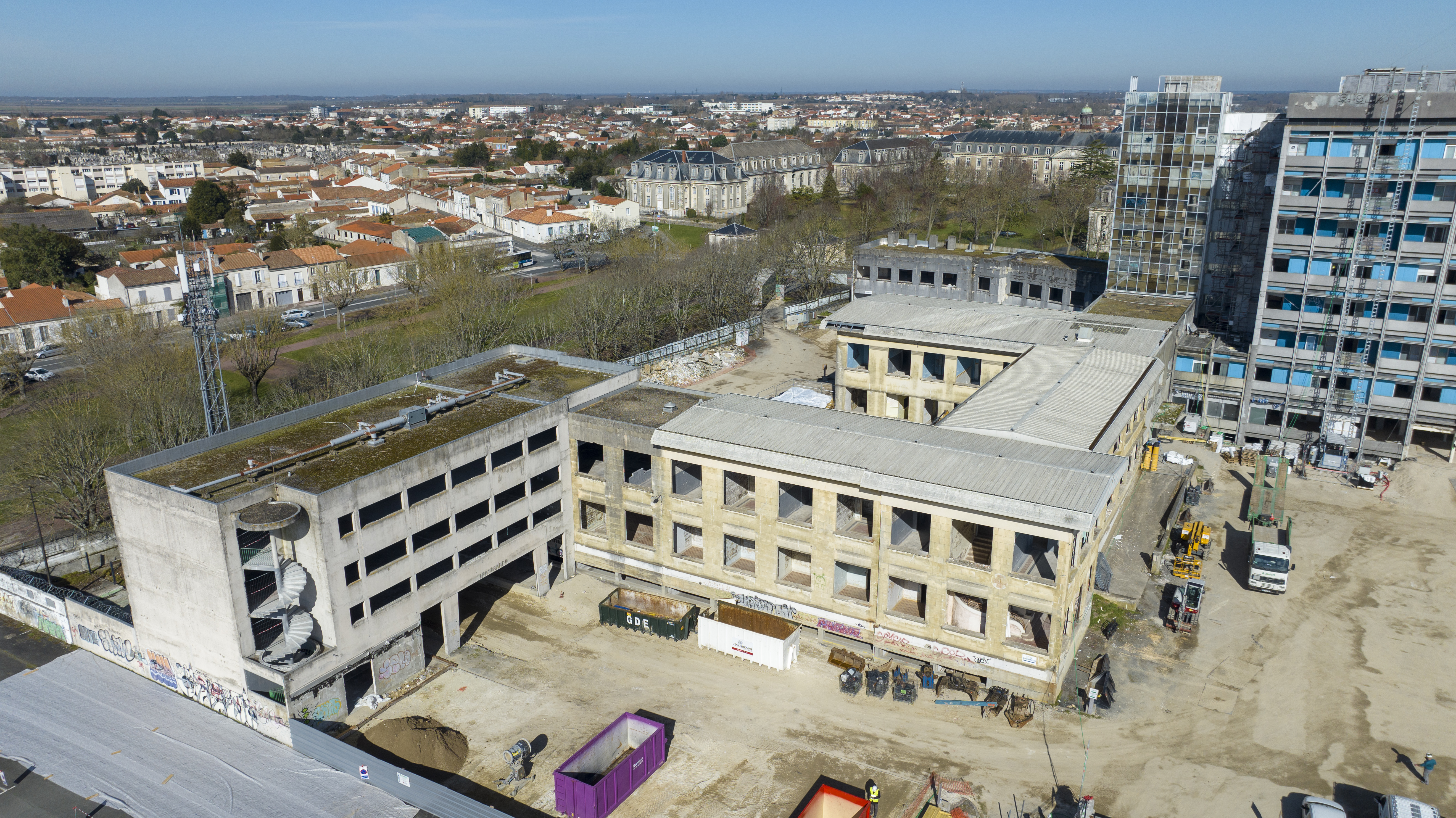 photo aérienne de l'ancien hôpital  
