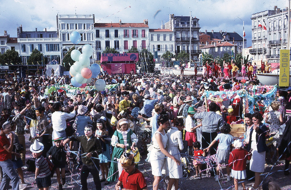 Kermesse place Colbert lors du Tournage du film des demoiselles de Rochefort