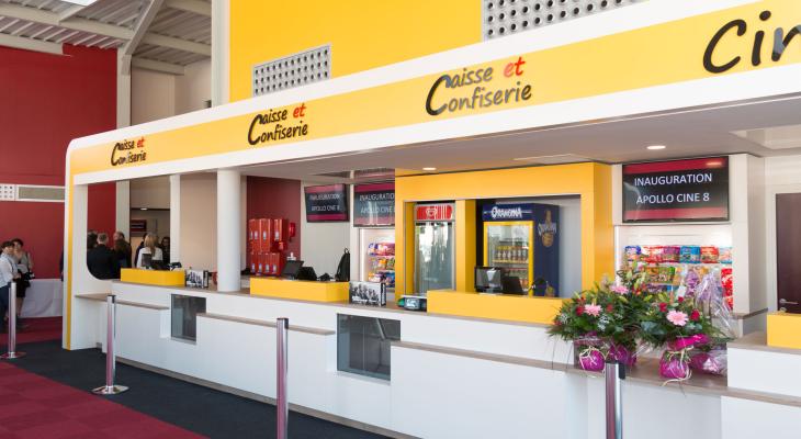 Hall d'accueil du cinéma Apollo 8