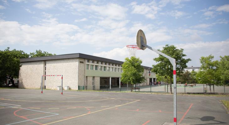Cour de récréation de l'École élémentaire Anatole France