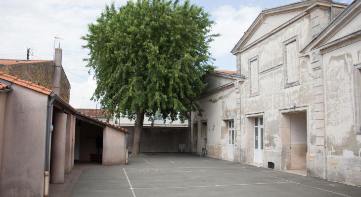 Cour de récréation de l'École élémentaire Champlain