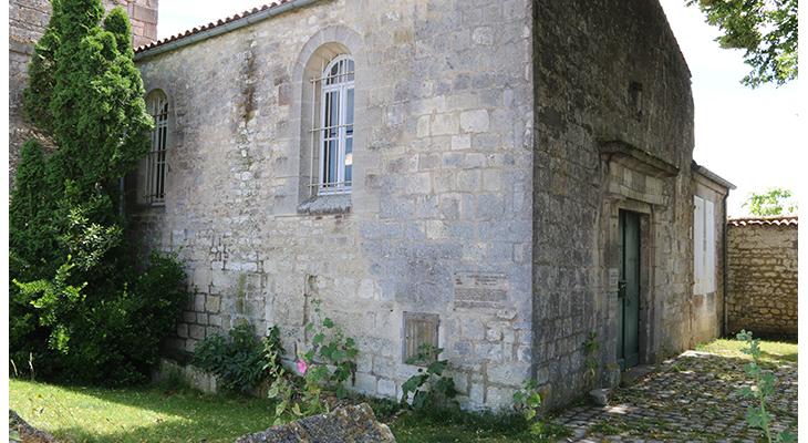 plaque dans son environnement