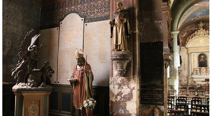 la plaque dans son environnement