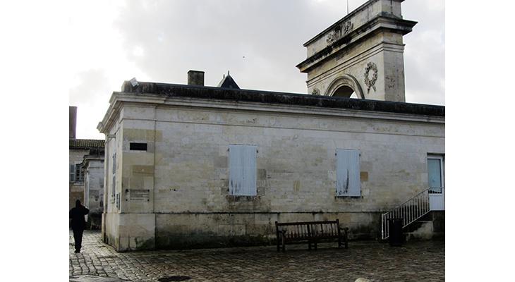 plaque dans son environnement
