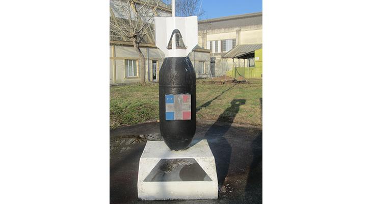 la plaque dans son environnement