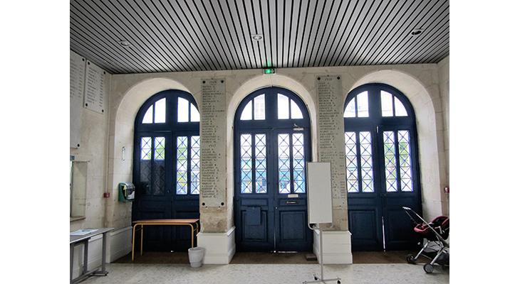 plaques côté rue Audry de Puyravault