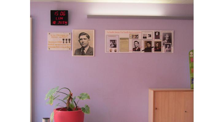 la plaque dans son environnement