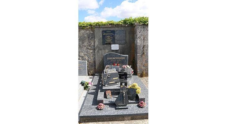 la plaque dans son environnement