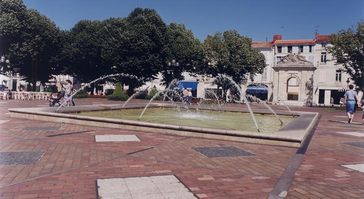 la place Colbert en 1999