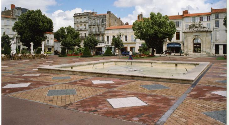 la place Colbert en 2003