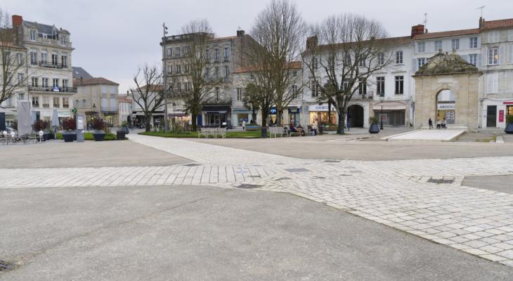 la place Colbert en 2025