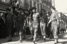 09.Défilé_militaire_Libération_Rochefort_Fonds