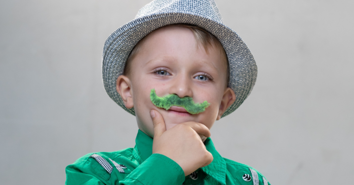 Concours moustache factice enfant
