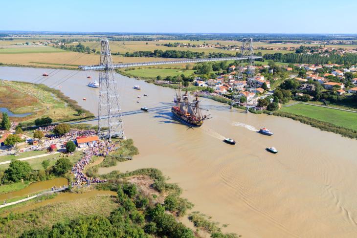 Le Pont Transbordeur et l'Hermione