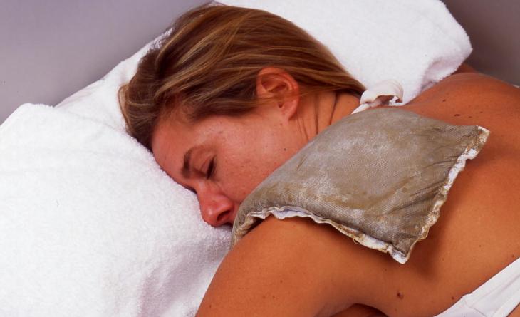 Compresses d'eau thermale ©Alain Baschenis