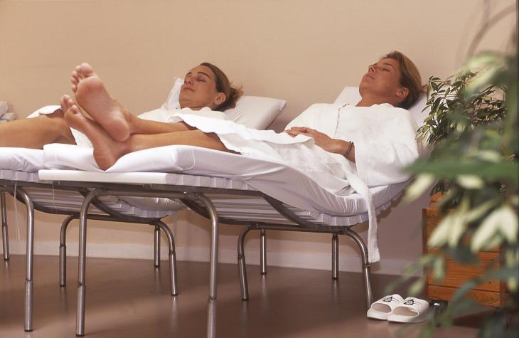 Salle de repos des Thermes de Rochefort ©Alain Baschenis